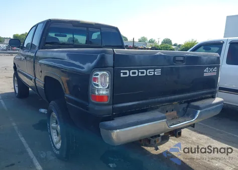 2001 Dodge Ram 1500 St z USA, uszkodzony, nr VIN 3B7HF13Z11G796627